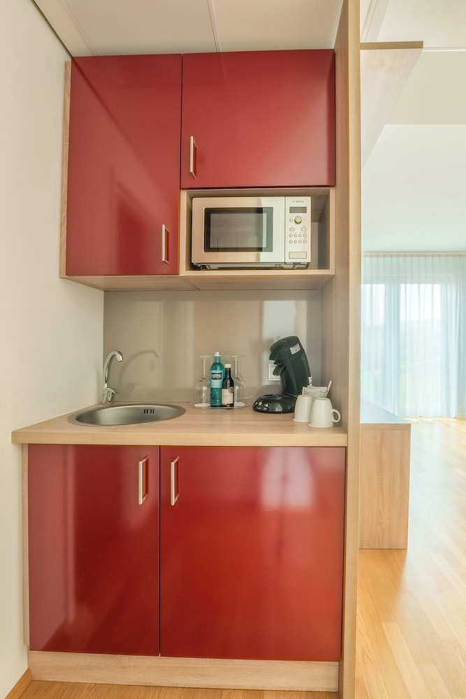 Deluxe Room, 1 Double Bed, Kitchenette - Photo 7