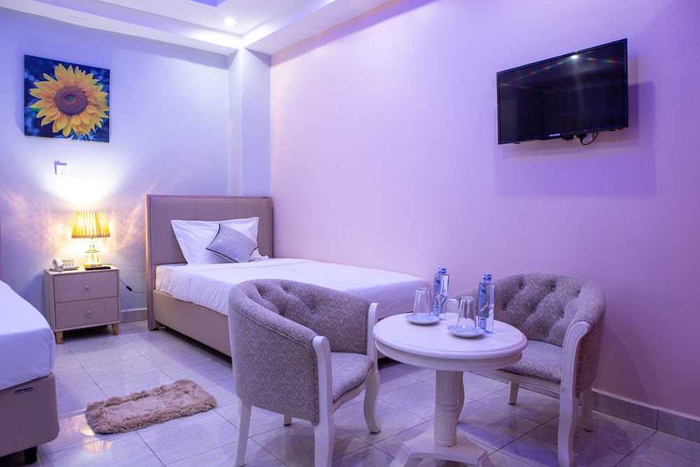 Deluxe Twin Room - Photo 2