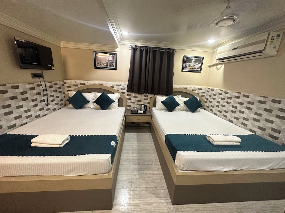 Deluxe Twin Room, City View