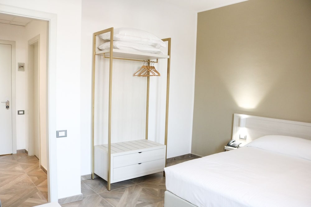 Standard Double Room - Photo 1
