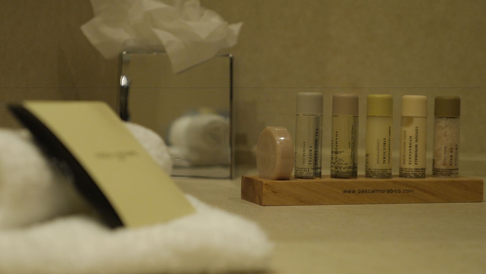 Deluxe Room - Photo 7