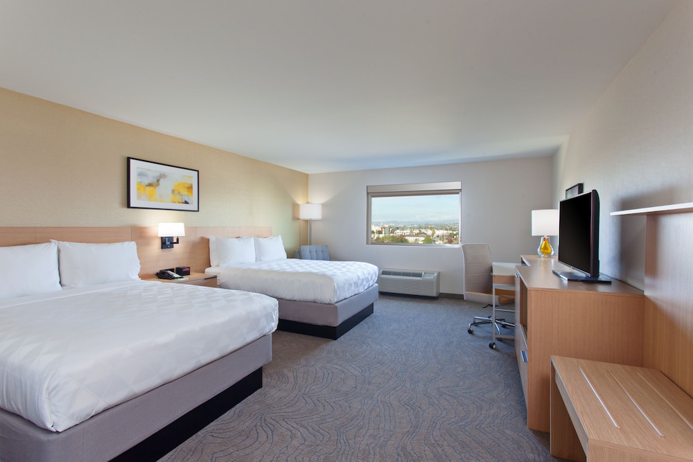 Premium Room, 2 Queen Beds (Top Floor) photo 2
