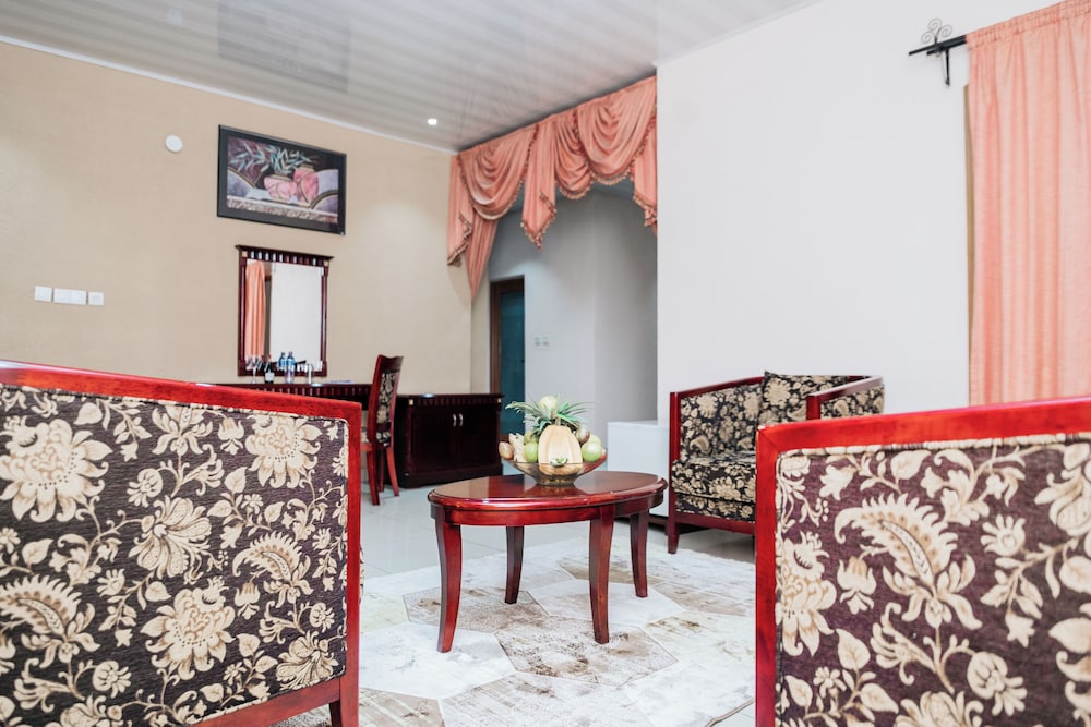 Executive Suite, Pool View photo 3