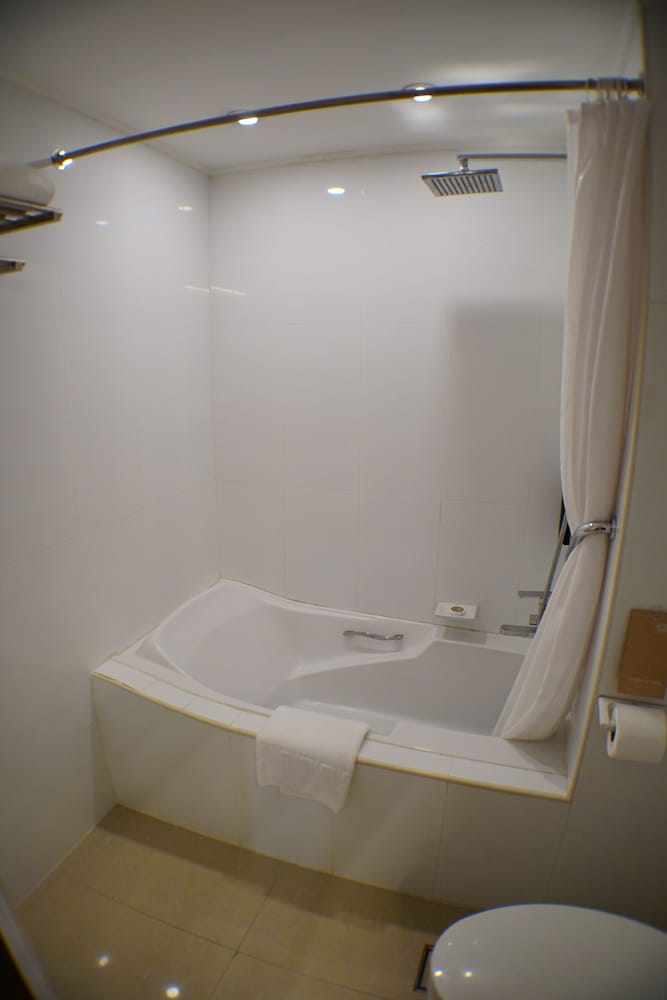 Premium Room - Photo 7