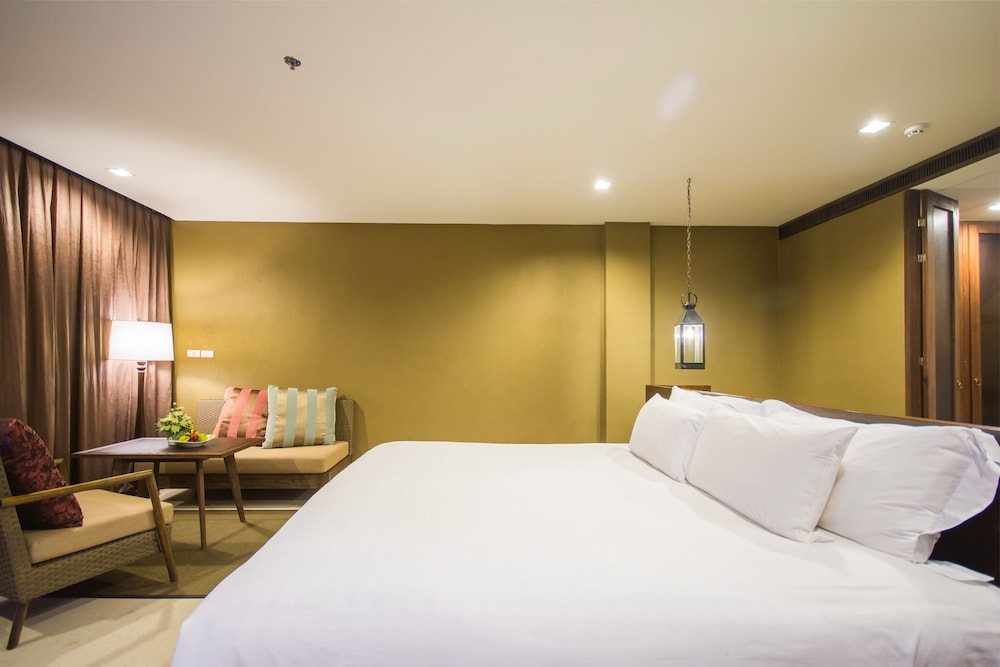 Deluxe Room - Photo 8