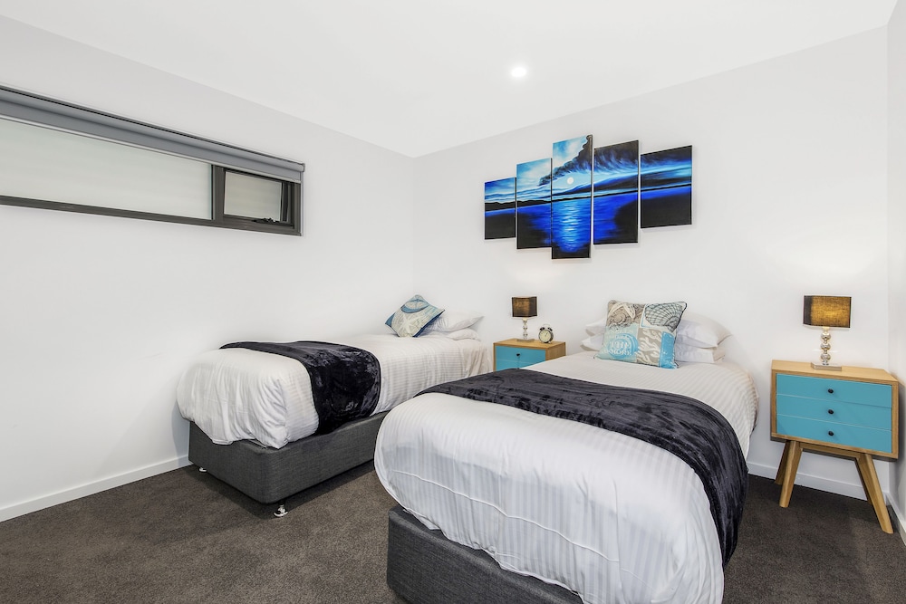 Two Bedroom with Harbour View photo 2