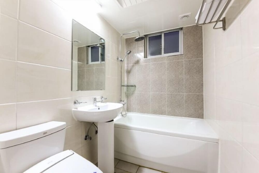 Twin Room - Photo 3
