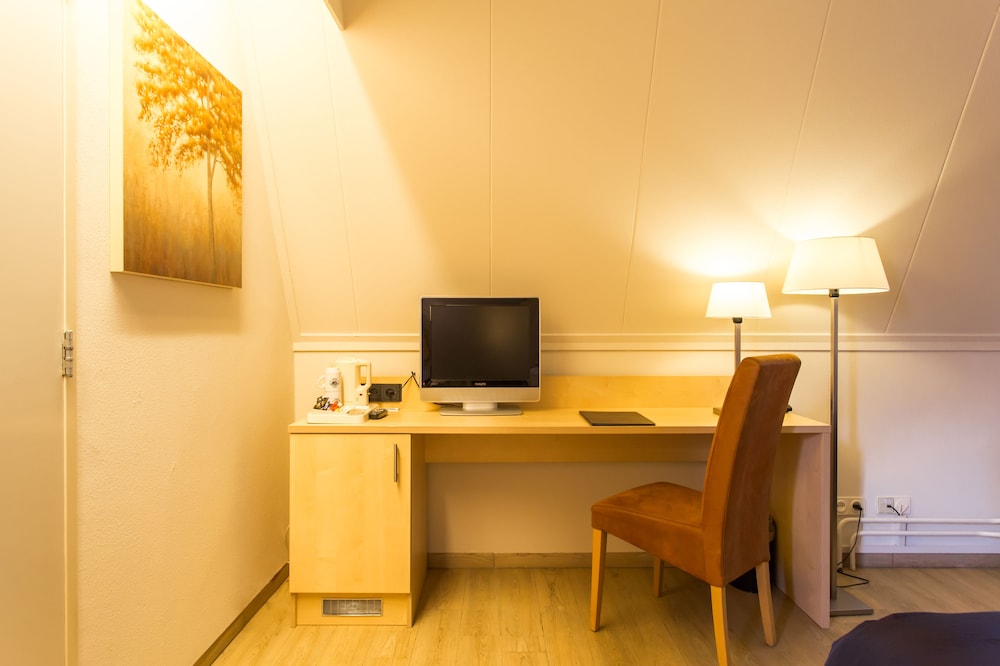 Basic Double Room photo 2
