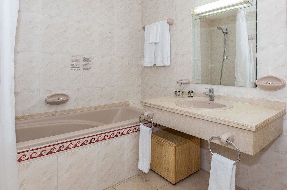 Apartment, 2 Bedrooms - Photo 6