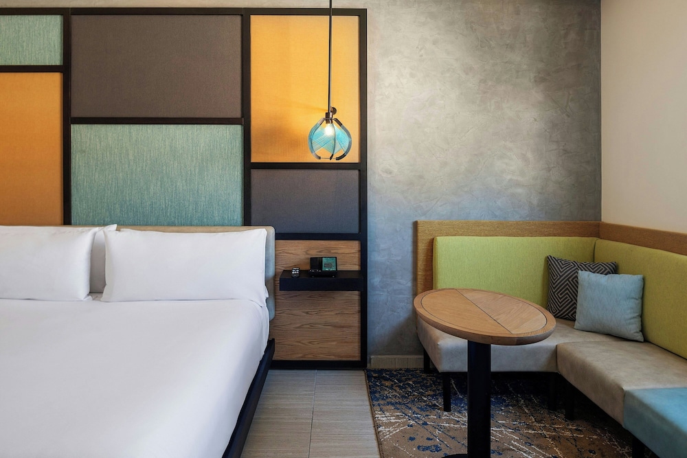 aloft, Room, 1 King Bed - Photo 6