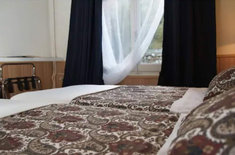 Standard Room, 2 Twin Beds photo 2