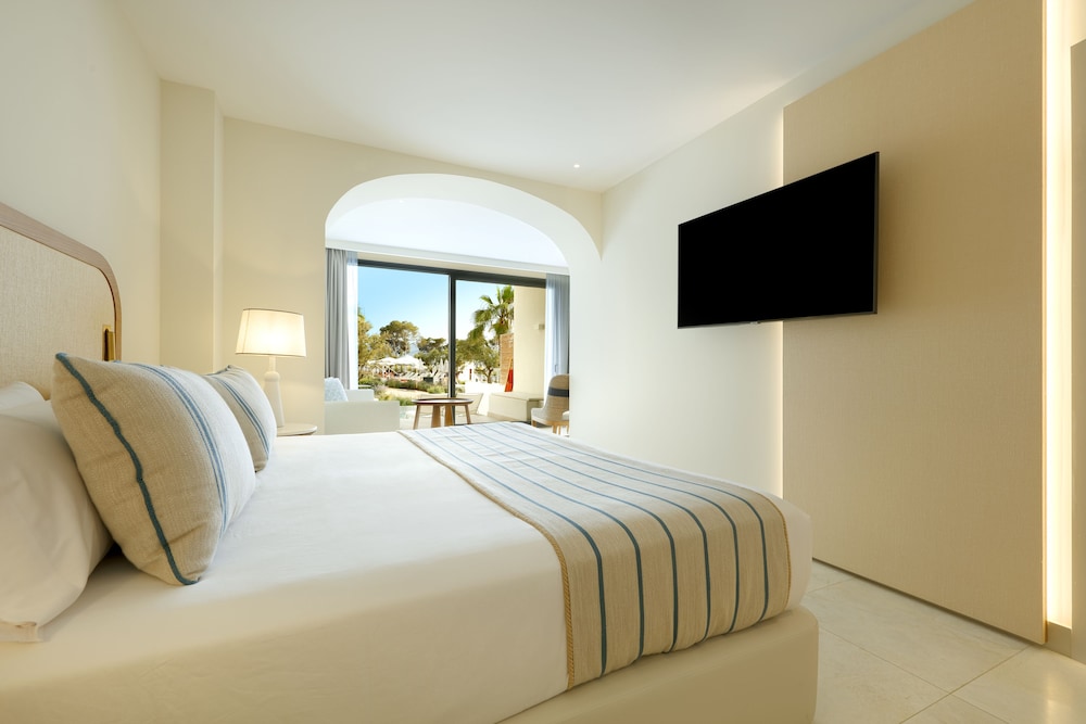 Junior Suite (Signature Level, Swim up) - Club Access Included - Photo 6