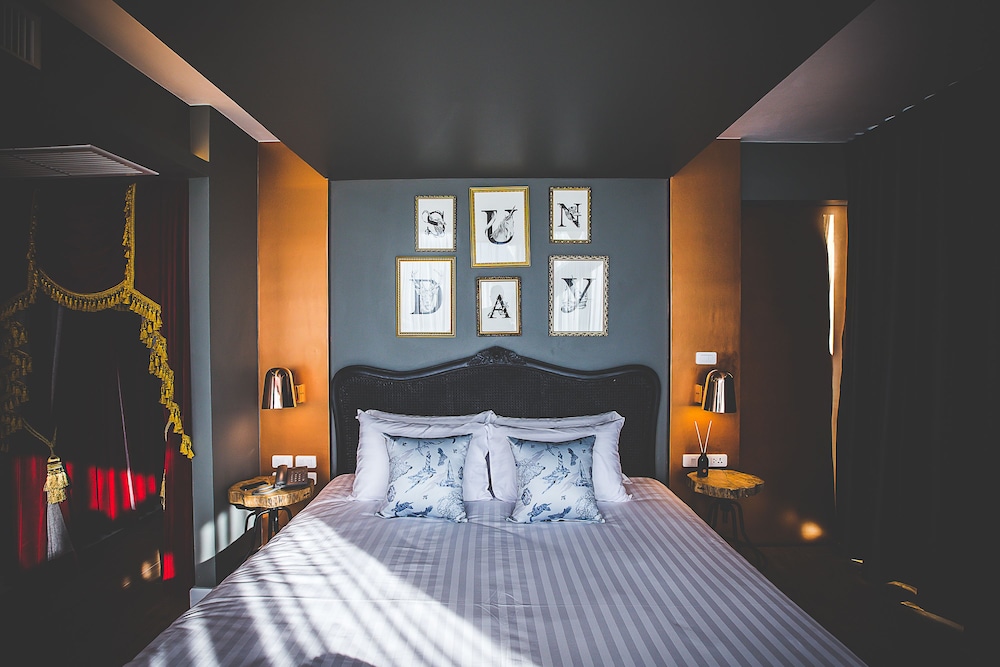 Artist Signature Room By Pomme Chan photo 2