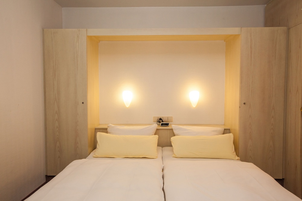 Economy Double Room, Courtyard Area photo 2