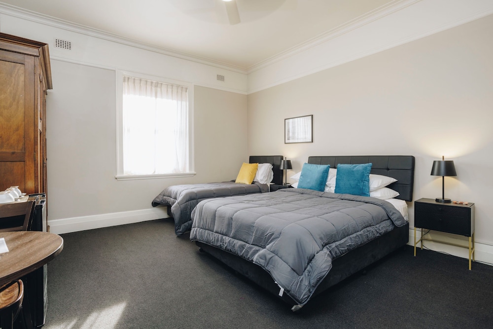 Family Double or Twin Room, Multiple Beds, Ensuite photo 3