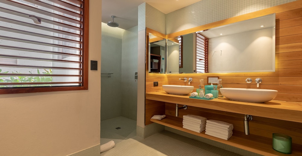 Partial Sea View With Refreshing Plunge Pool