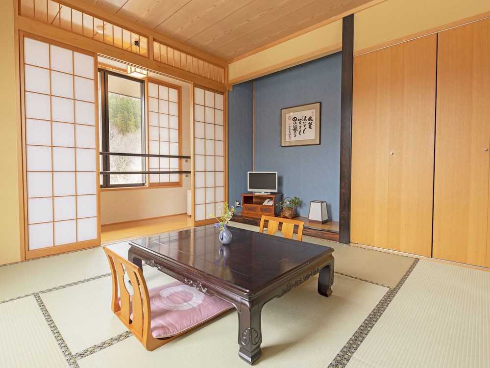 Japanese Style Quadruple Room, Non Smoking, Shared Bathroom