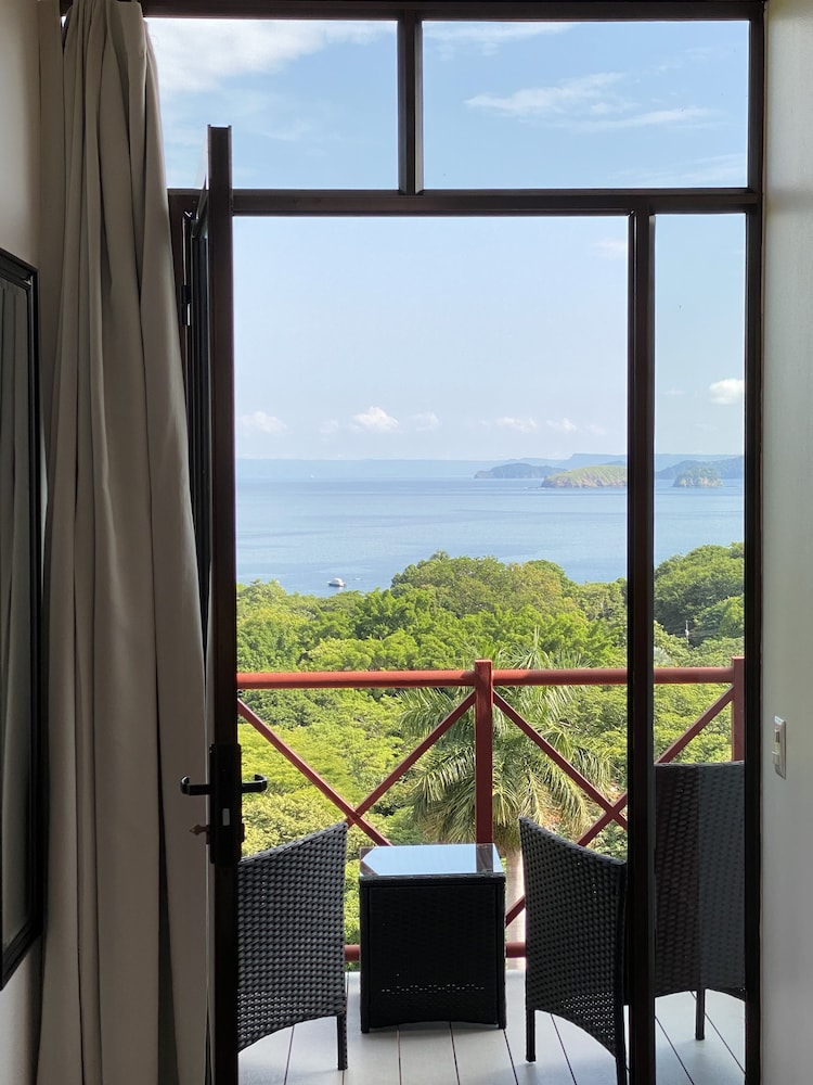 #5 Ocean View 1 King with Balcony photo 2