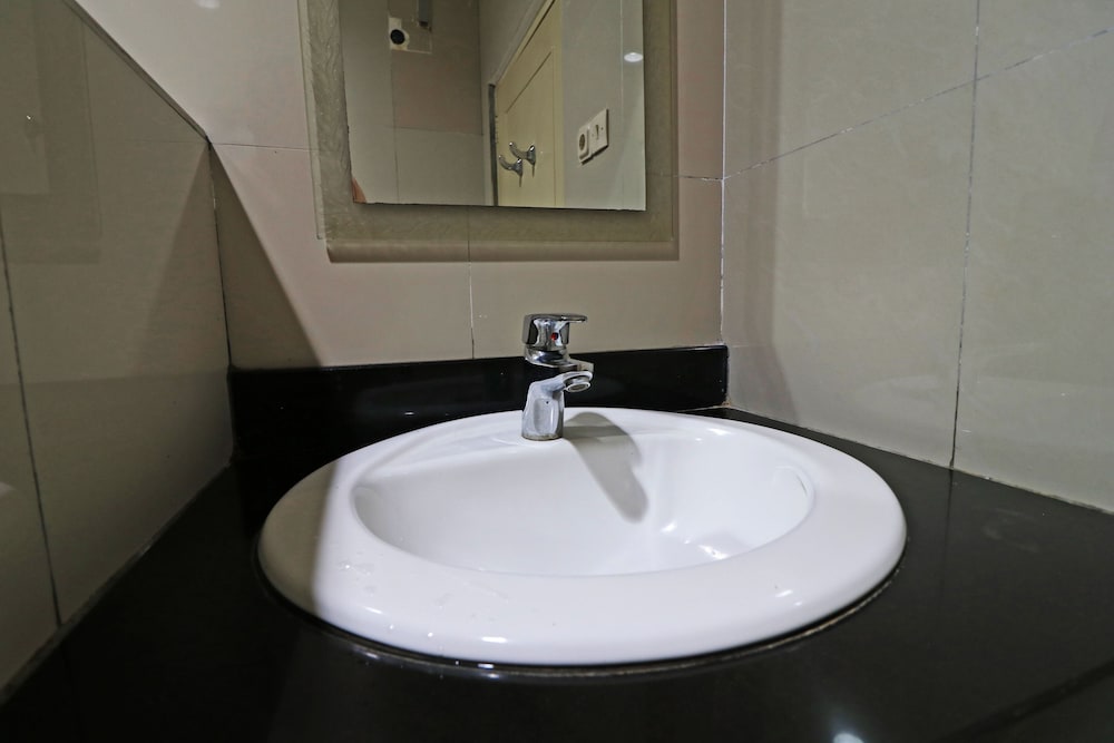 Deluxe Room - Photo 14