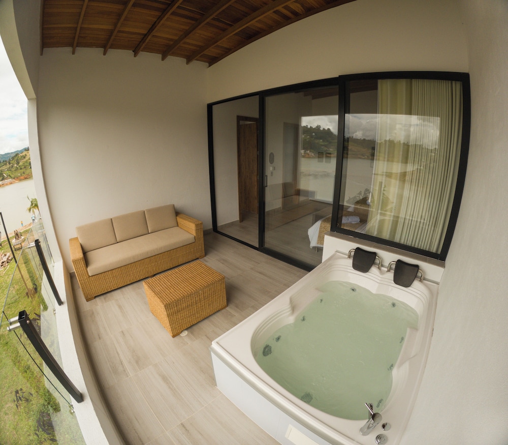 Deluxe Quadruple Room, Hot Tub