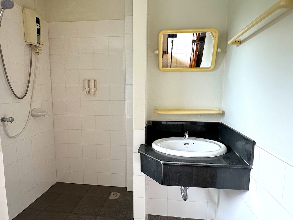 Deluxe Suite - Photo 3