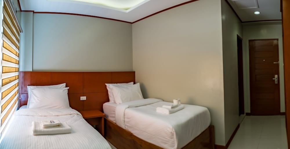 Standard Twin Room (4th Floor)