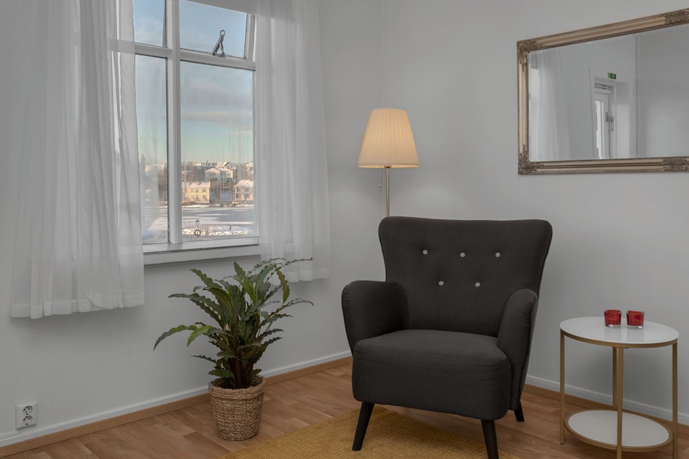 One bedroom apartment, Balcony photo 1