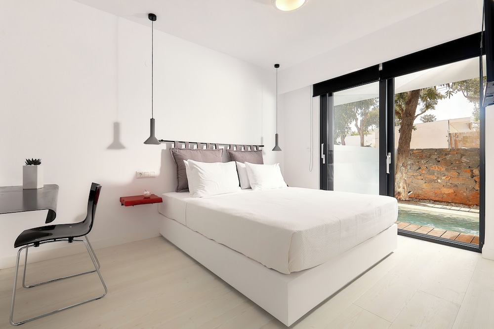 Luxury Bungalow, Private Pool, City View