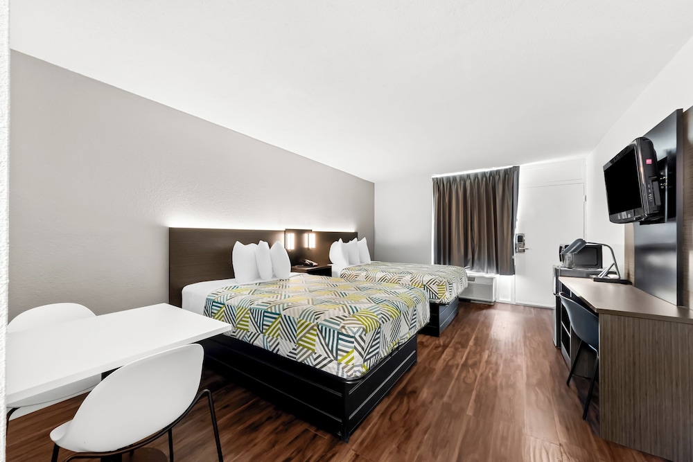 Deluxe Room, 2 Double Beds, Non Smoking, Refrigerator & Microwave photo 2