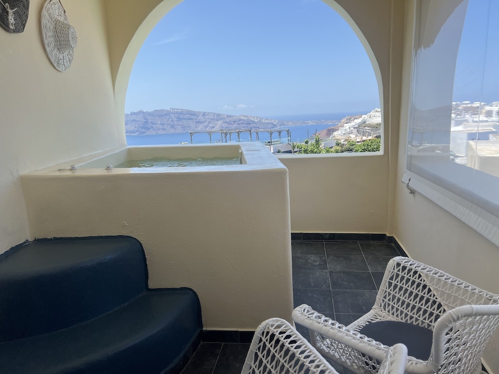 Superior one Bedroom Apartment with outdoor Hot Tub - Photo 1