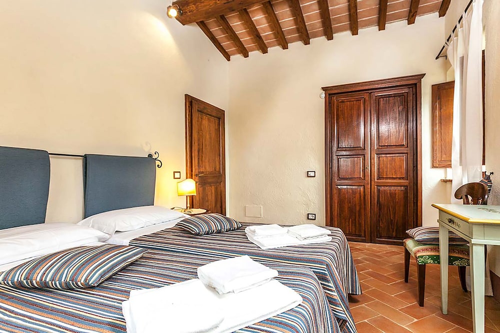 Family Apartment, 3 Bedrooms, 2 Bathrooms (Fratta Girasoli)
