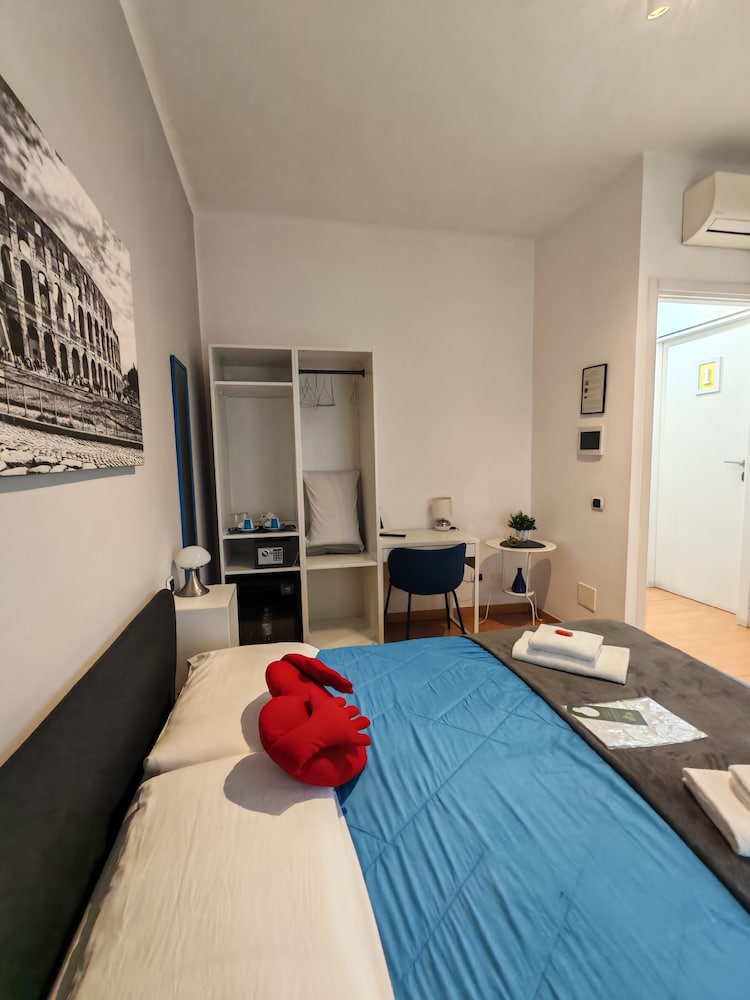 Double Room (Blue) photo 2