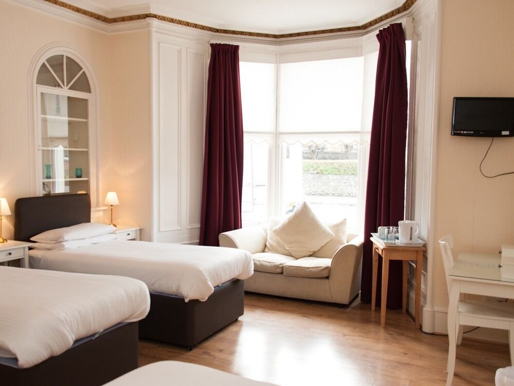 Triple Room, Ensuite photo 3