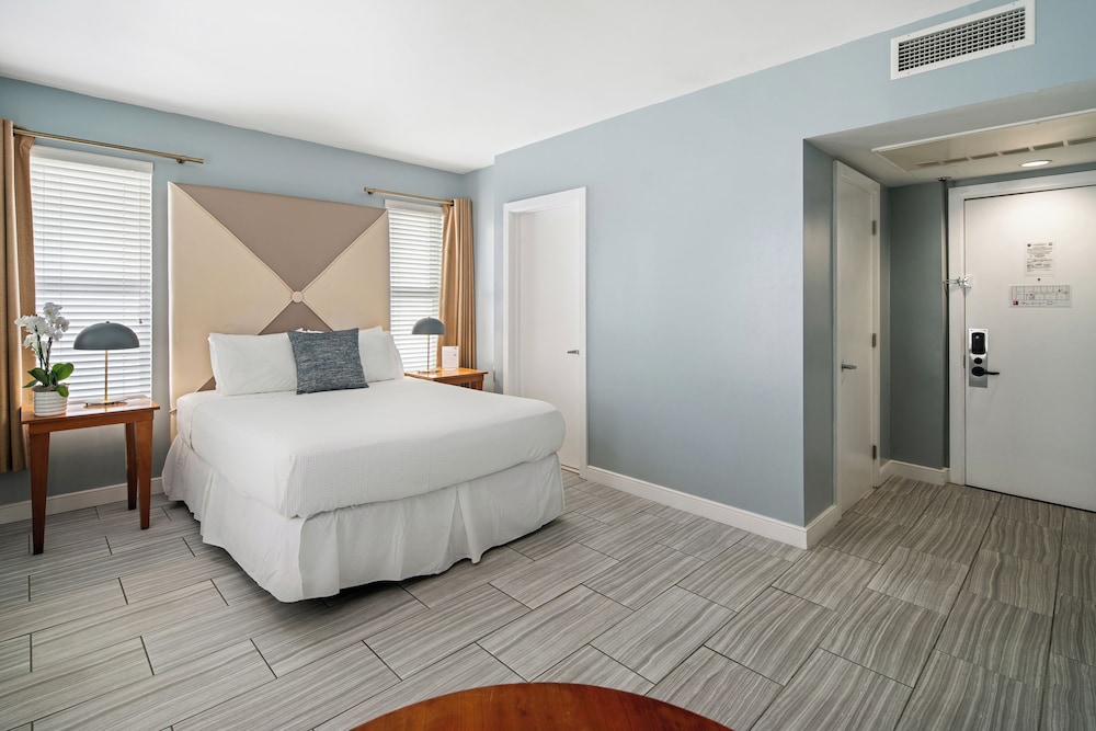 Queen Room - La Flora Building (Self Check-in)