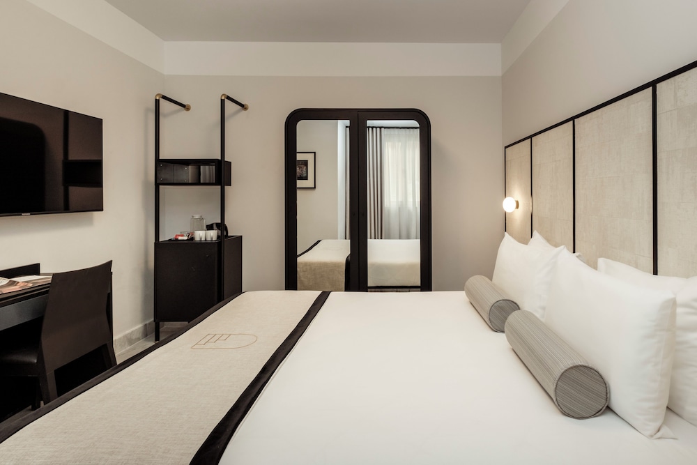 Classic Double or Twin Room, Courtyard View photo 3