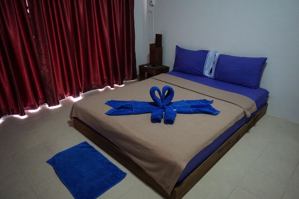Budget Double Room With Shared Bathroom photo 1