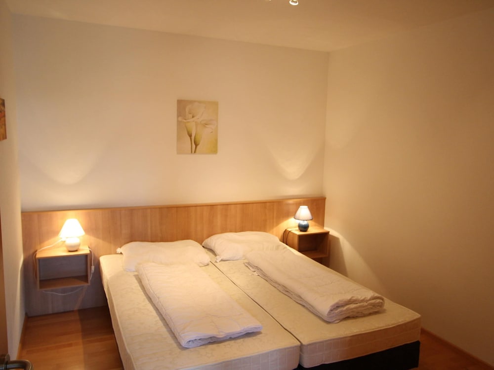 Apartment photo 2