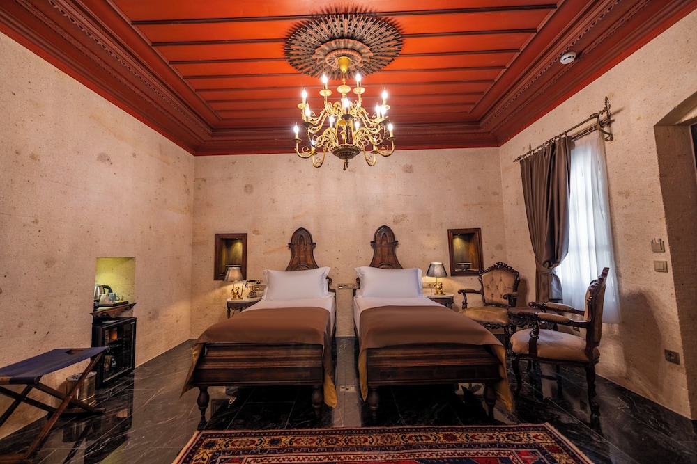 Deluxe Suite, 1 Double Bed (Cave) photo 1