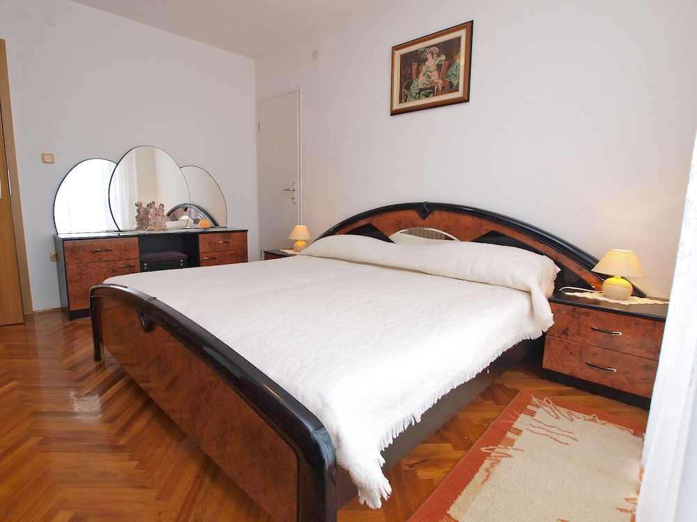Apartment, 1 Bedroom (1048/3914)