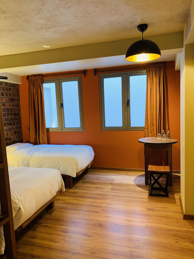 Basic Twin Room photo 2