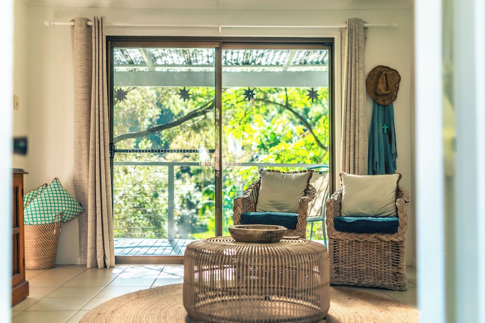 Studio, Lake View, Poolside photo 2