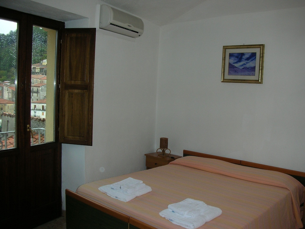 Deluxe Room, Balcony, Sea View photo 3