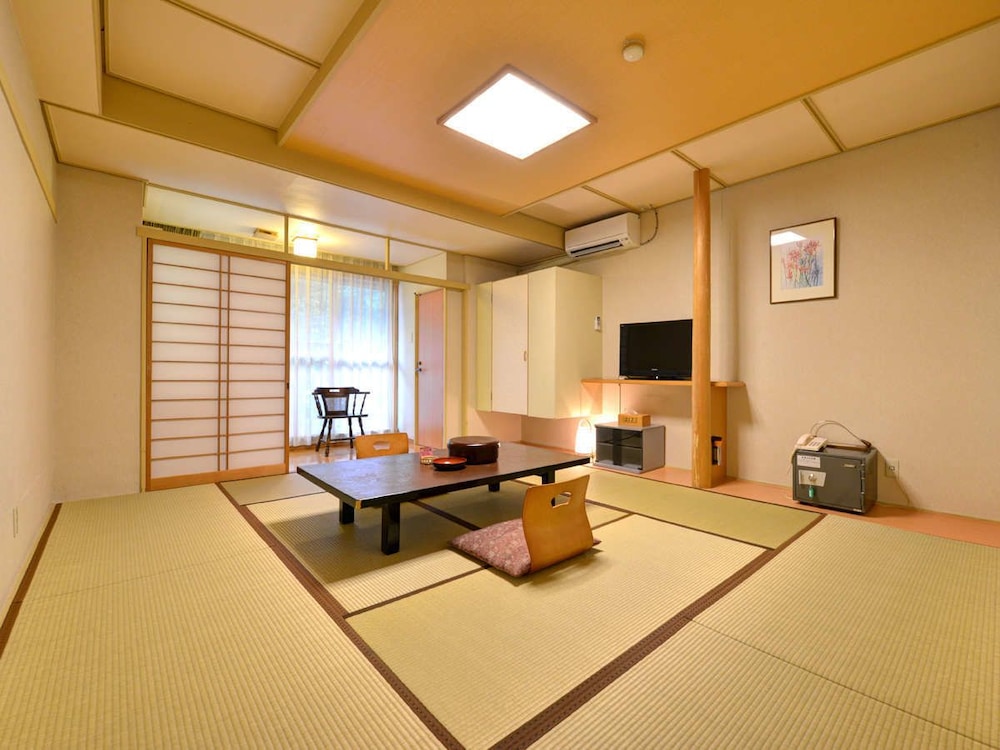 Japanese Style Room for 5 Guests with Private Toilet