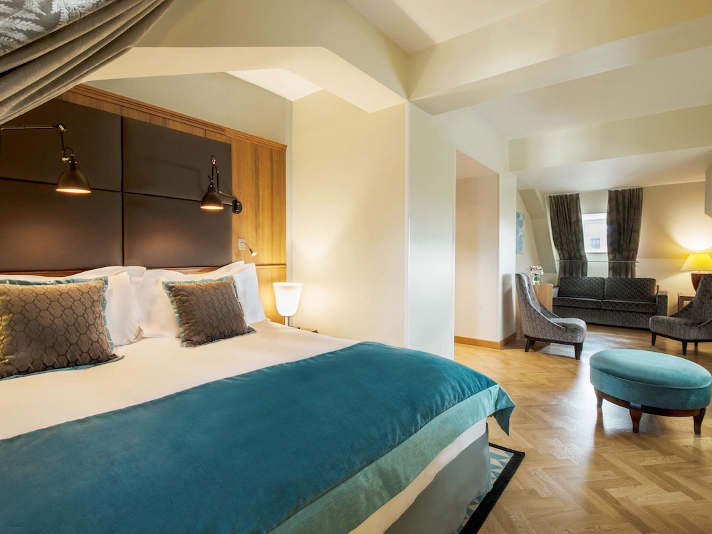Magnifique Attic Room, 1 Dobule Bed, Sea Side