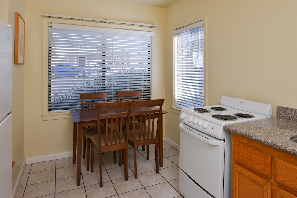 Luxury Suite - Photo 3