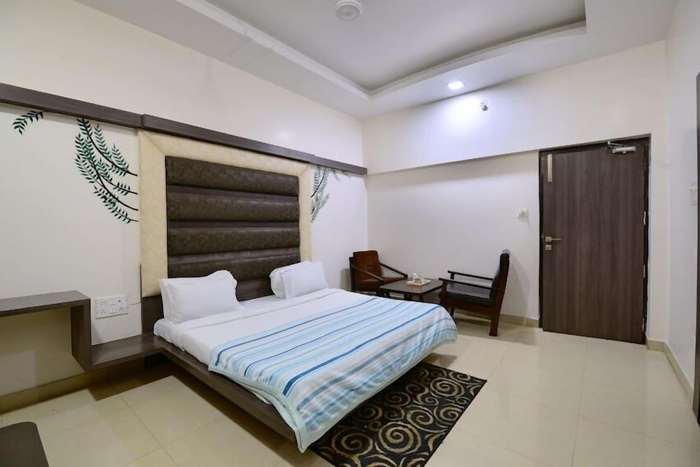 Deluxe Room - Photo 1