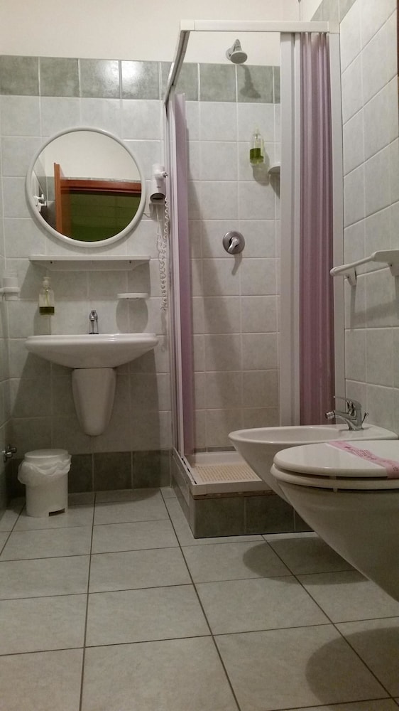 Quadruple Room - Photo 3
