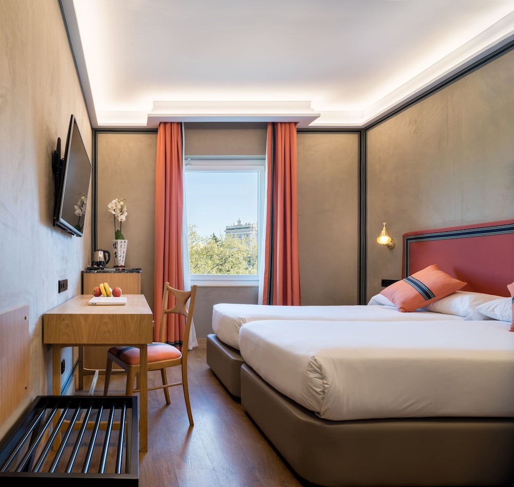 Standard Room (Royal Palace view) - Photo 2