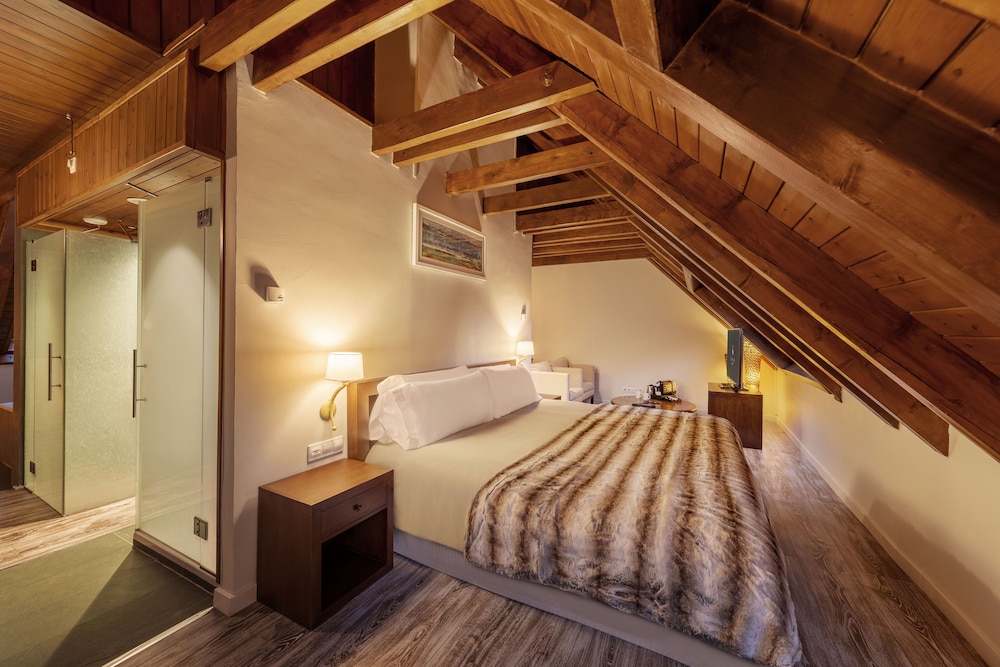 Premium Suite, Valley View (Occitania, 2 Adults)