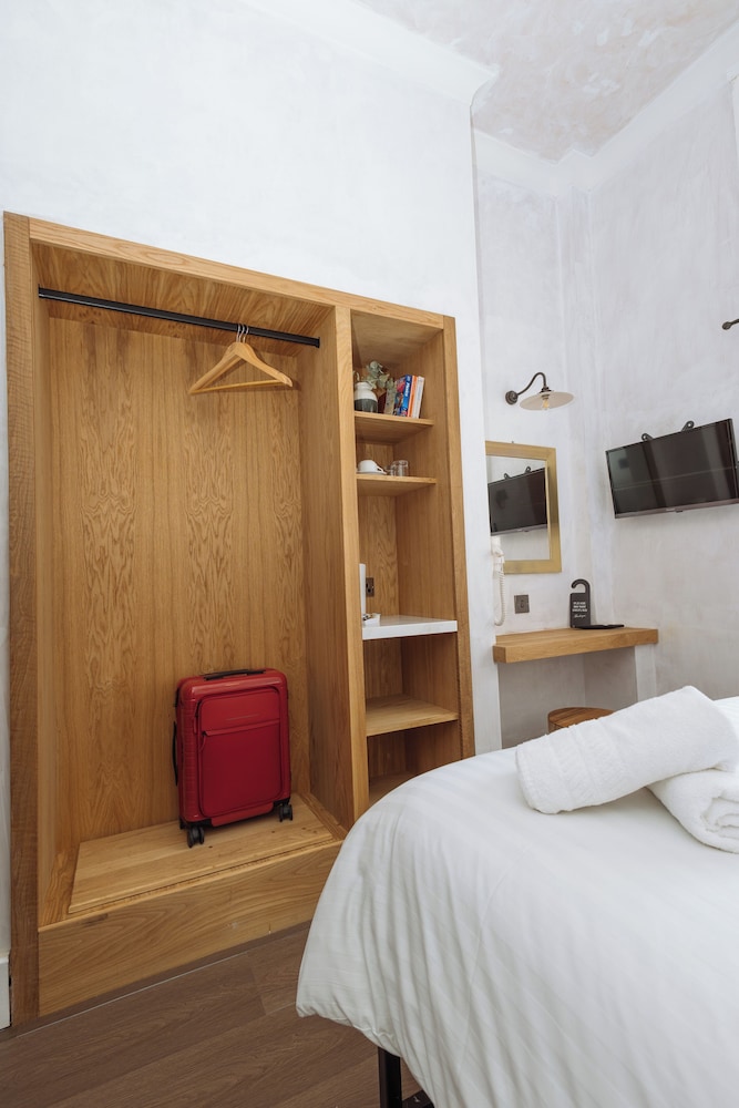 Deluxe Double Room, Ensuite, Garden View (OASIS) photo 2
